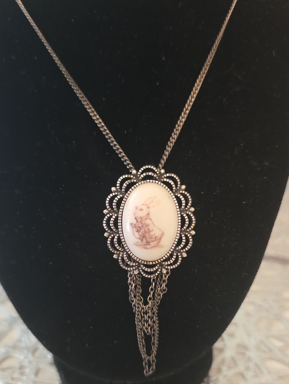 Vintage-Inspired White Cameo Pendant Necklace with Silver Chain
